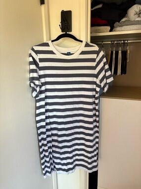 Old Navy White and Gray Striped T-Shirt Dress